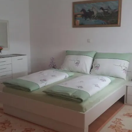 M&m Terzic Apartment